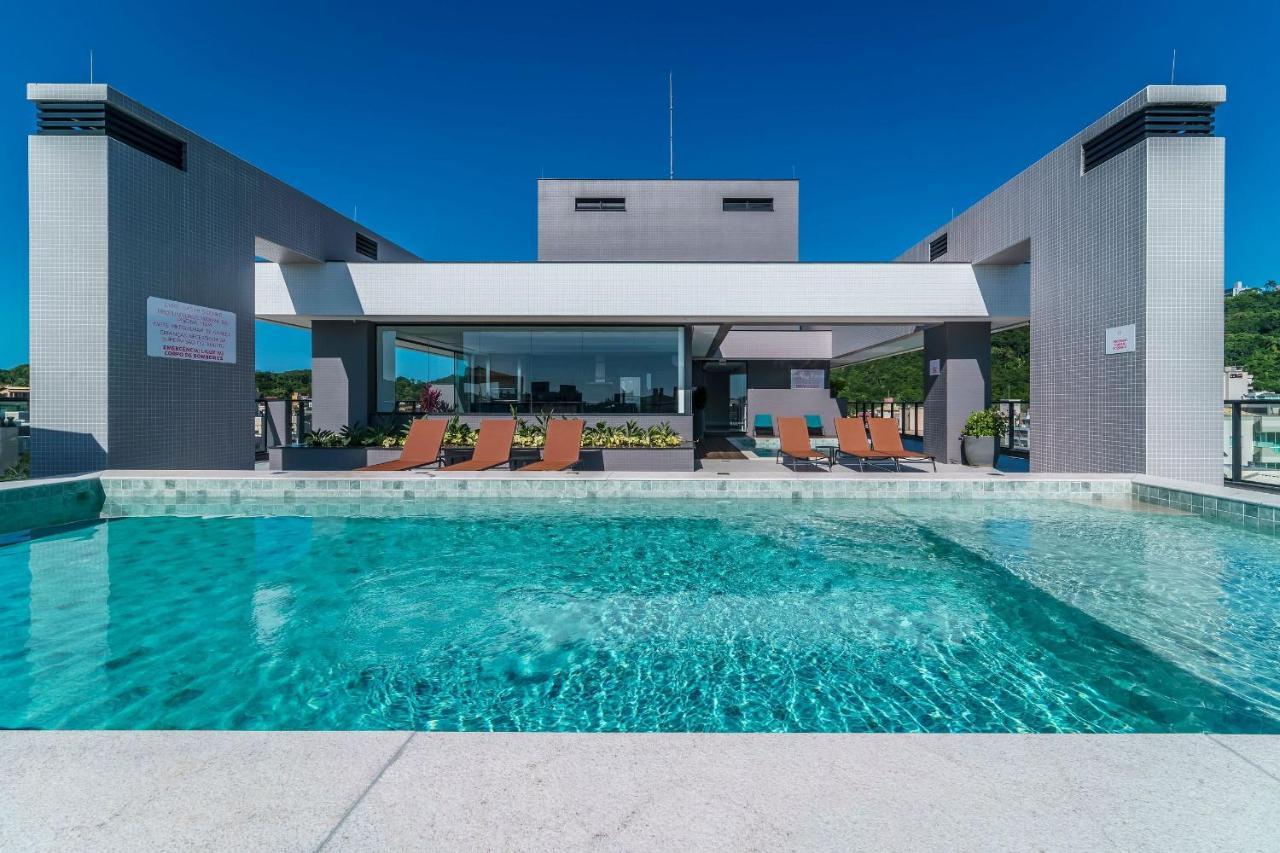 Adra 106 - Apartamento No Centro De Bombinhas - Rooftop Com Piscina E Academia - A Poucos Metros Da Praia - ภายนอก รูปภาพ
